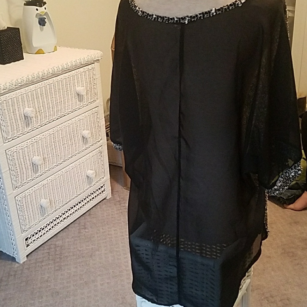 Top - Picture 2 of 2